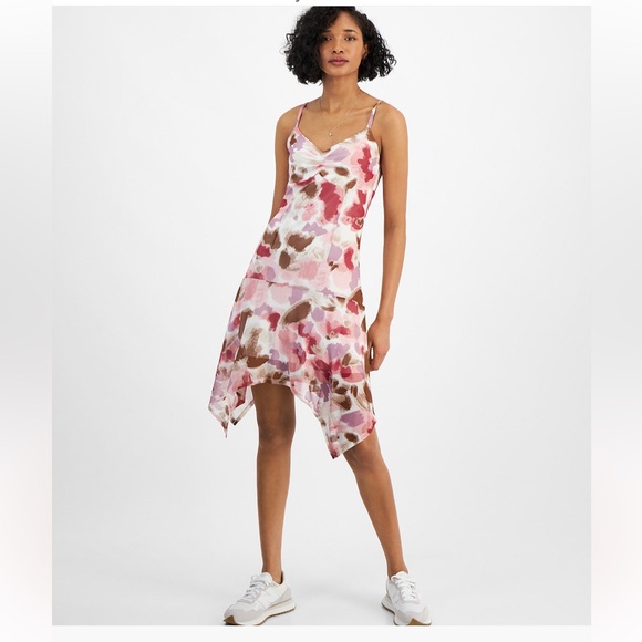 Planet 🌎 Heart ❤️ Juniors Printed Asymmetrical Hem Mini Dress 👗 Color Beaujolais - Picture 1 of 3